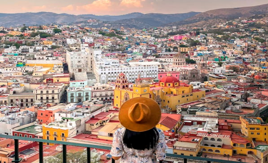 American expat looking down on Guanajuato, Gto., México